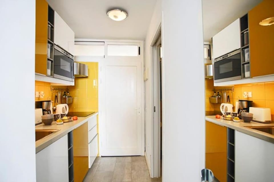Coffee/tea facilities, Kitchen or kitchenette, minibar, stove, toaster