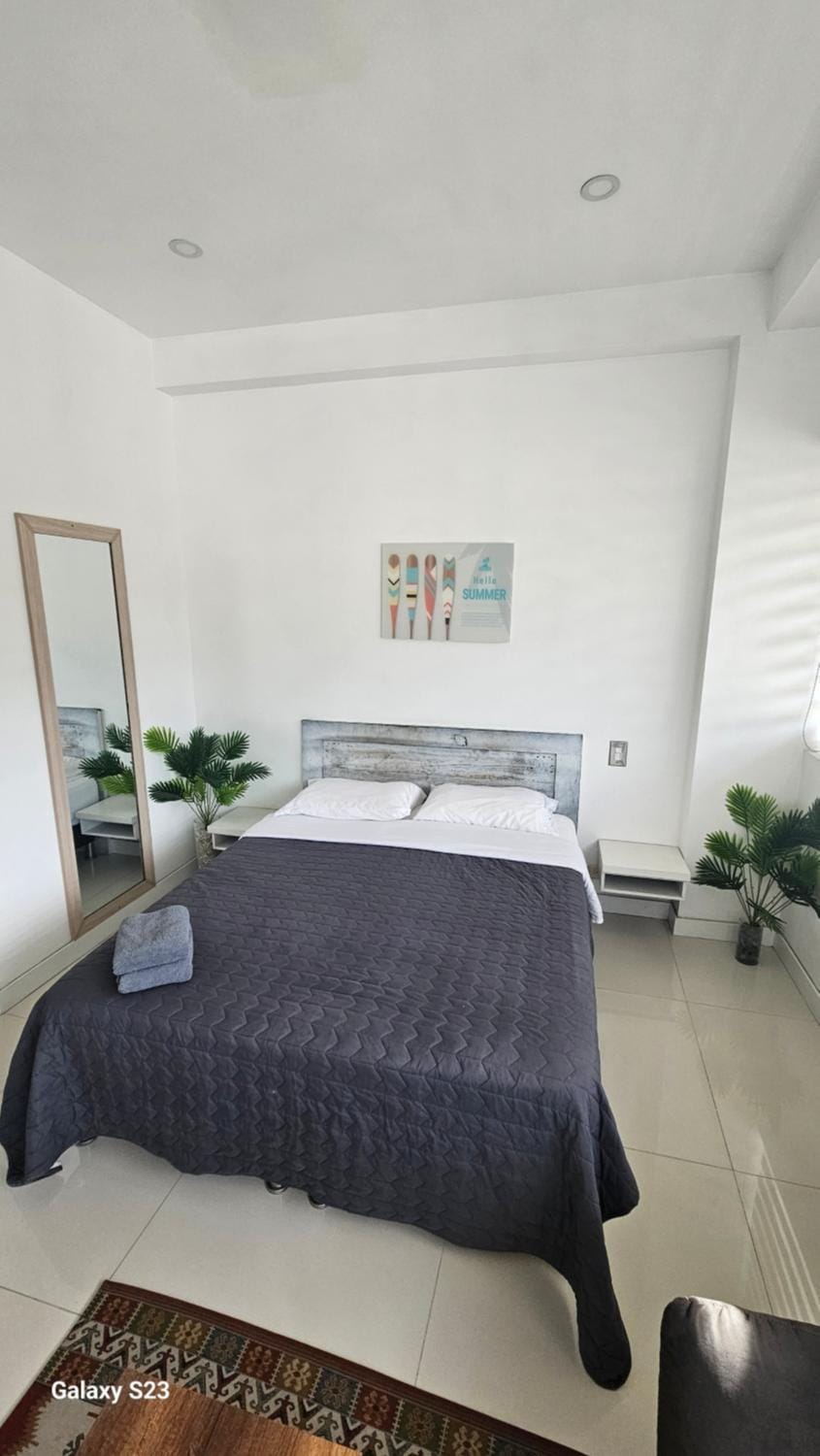 Hugos studio loft Apartment in Gaira