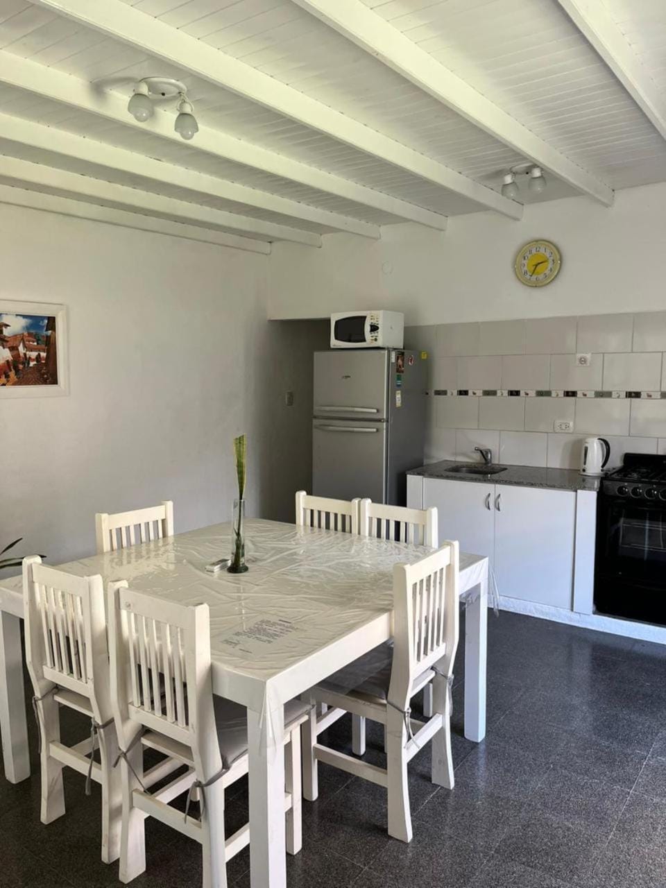 Kitchen or kitchenette, Dining area, oven