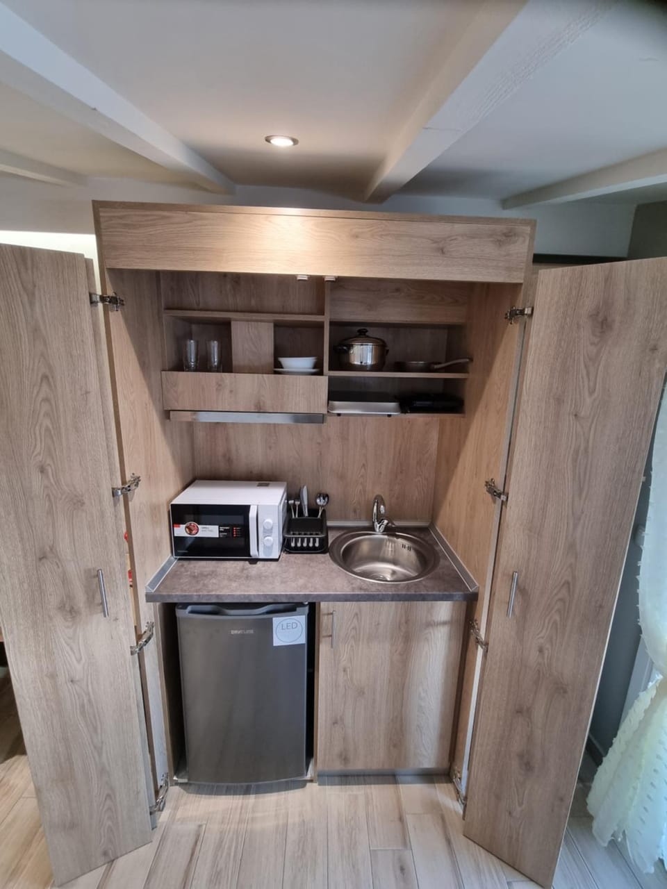 Coffee/tea facilities, Kitchen or kitchenette, oven, toaster