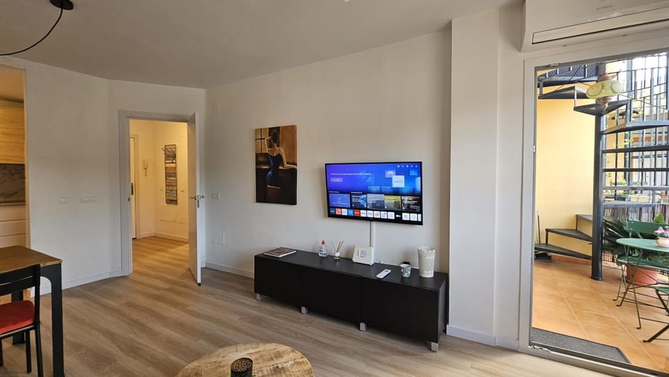 TV and multimedia, Living room, Dining area