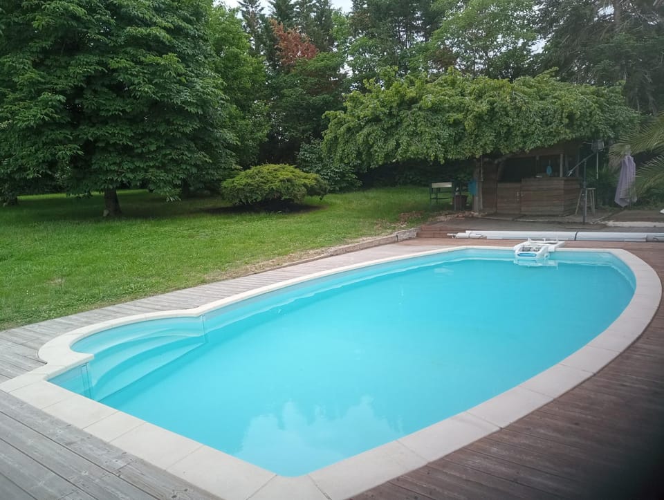 Swimming pool, Swimming pool