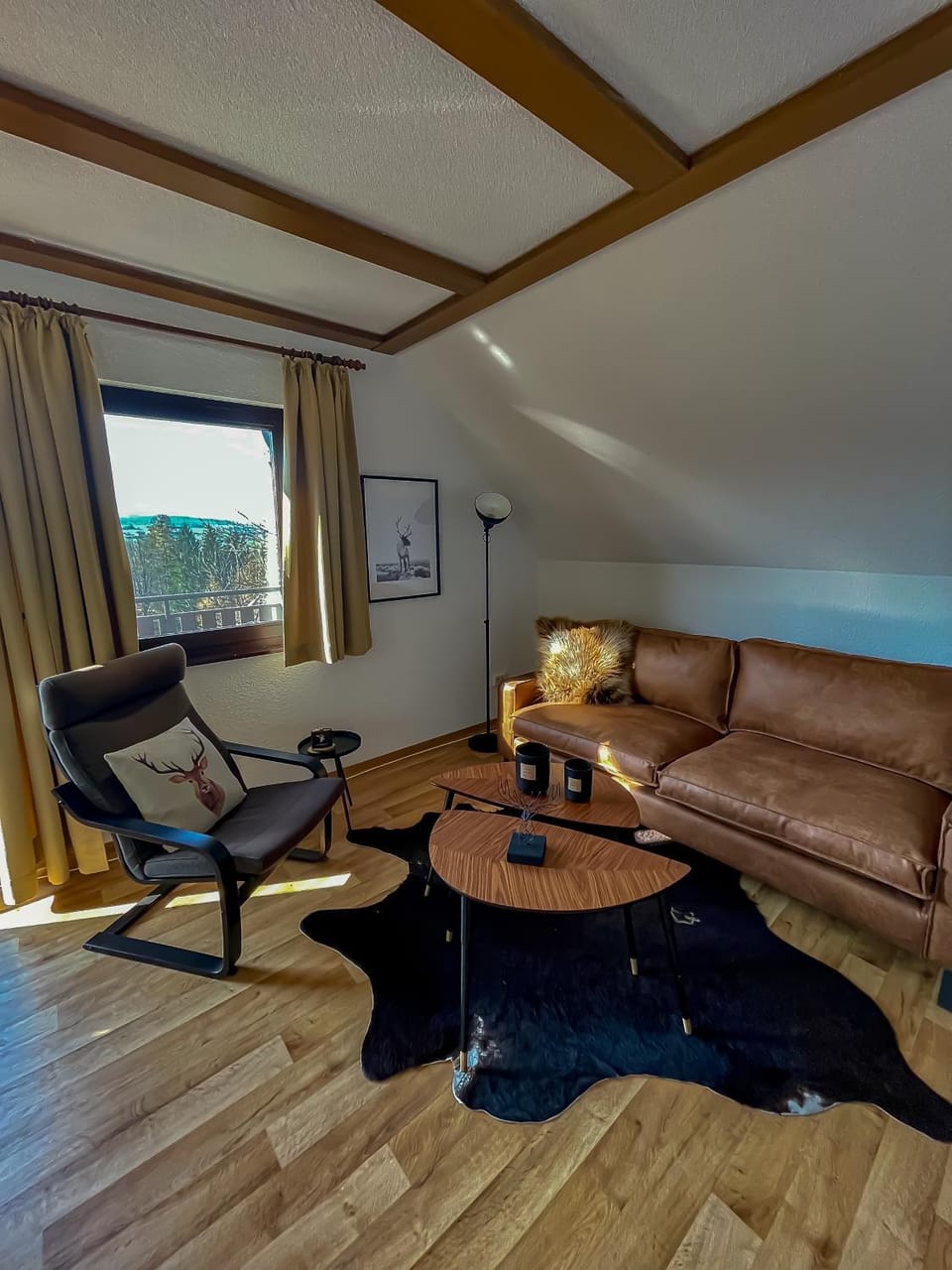 Living room, Seating area
