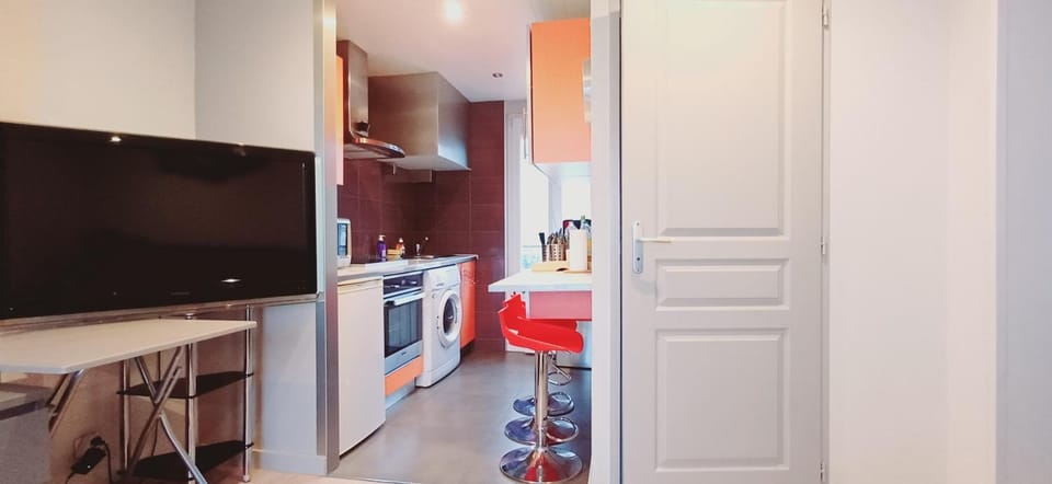 Communal lounge/ TV room, TV and multimedia, Dining area, minibar, pet friendly, stove