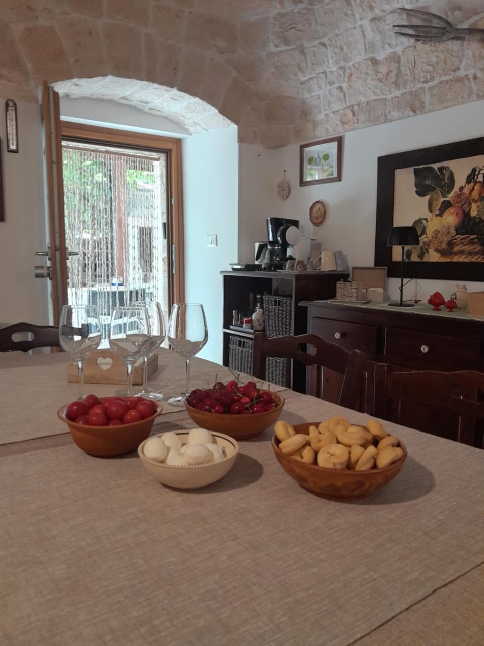 Food and drinks, Dining area, Food