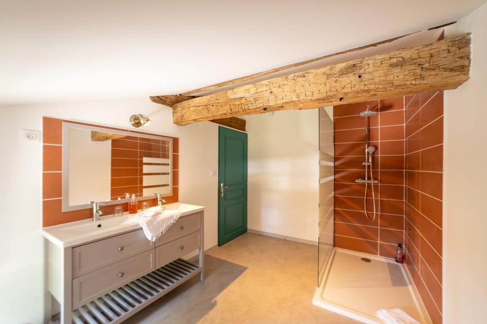 Le Clos Saint-Jean - Chambre d'hôte Simba Bed and Breakfast in Nouvelle-Aquitaine