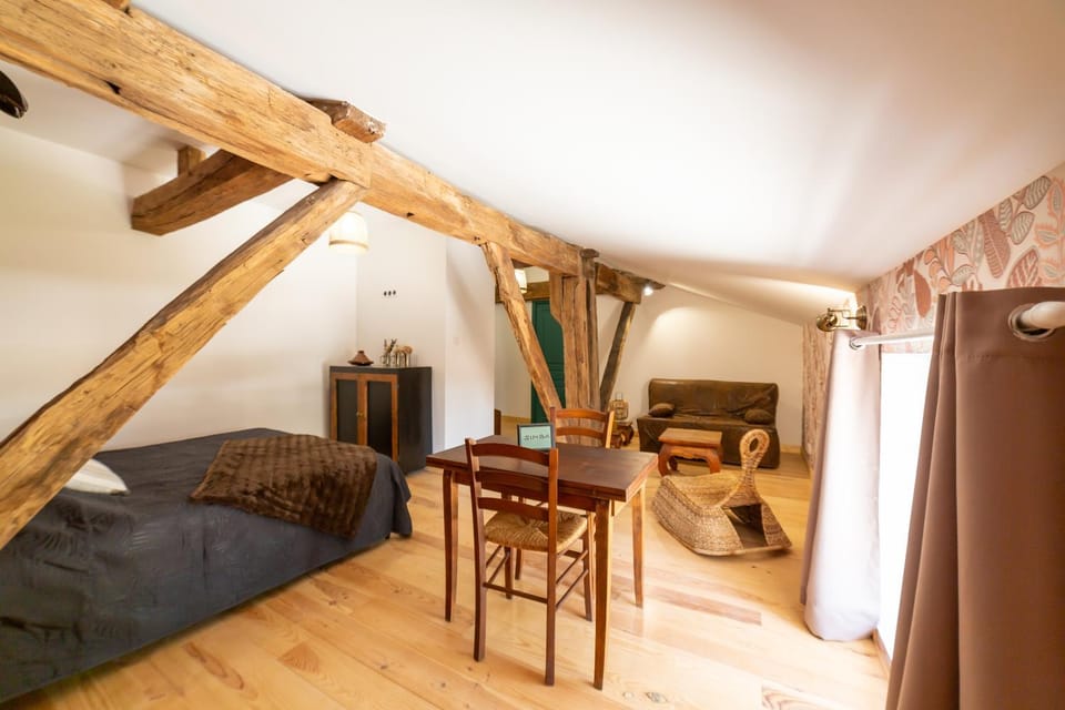 Le Clos Saint-Jean - Chambre d'hôte Simba Bed and Breakfast in Nouvelle-Aquitaine