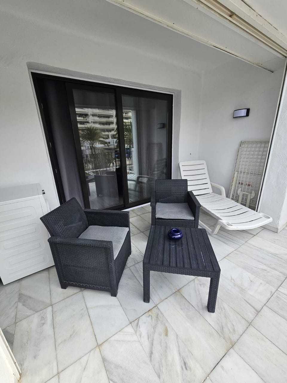 PUERTO BANUS, 2 ROOMS, POOL AND PRIVATE PARKING. Apartment in Marbella