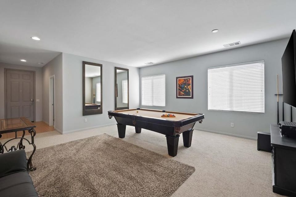 Walking distance to Coachella and Stagecoach with 4 bedrooms House in La Quinta