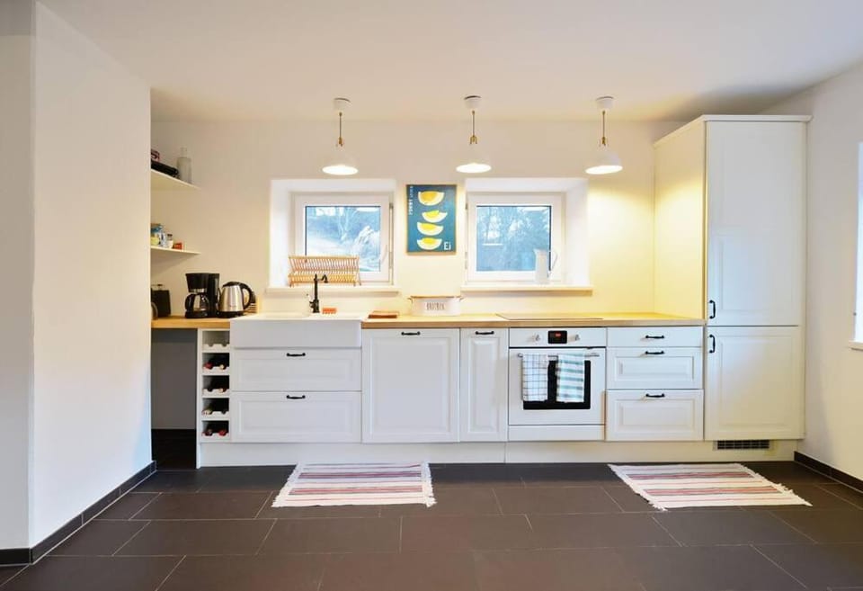 Coffee/tea facilities, Kitchen or kitchenette, pet friendly, stove, toaster