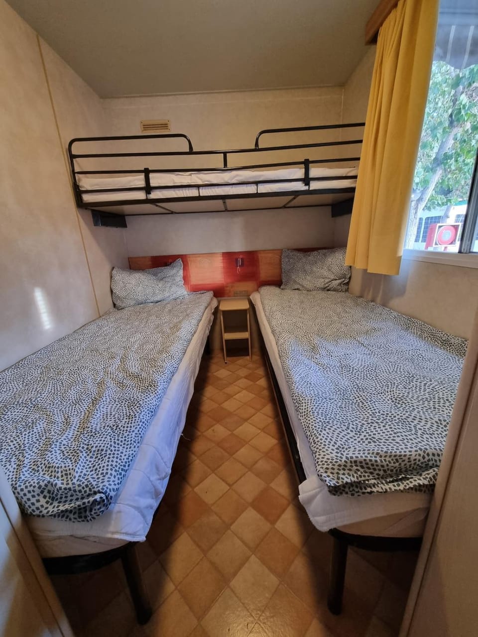 Bed, Bedroom, bunk bed