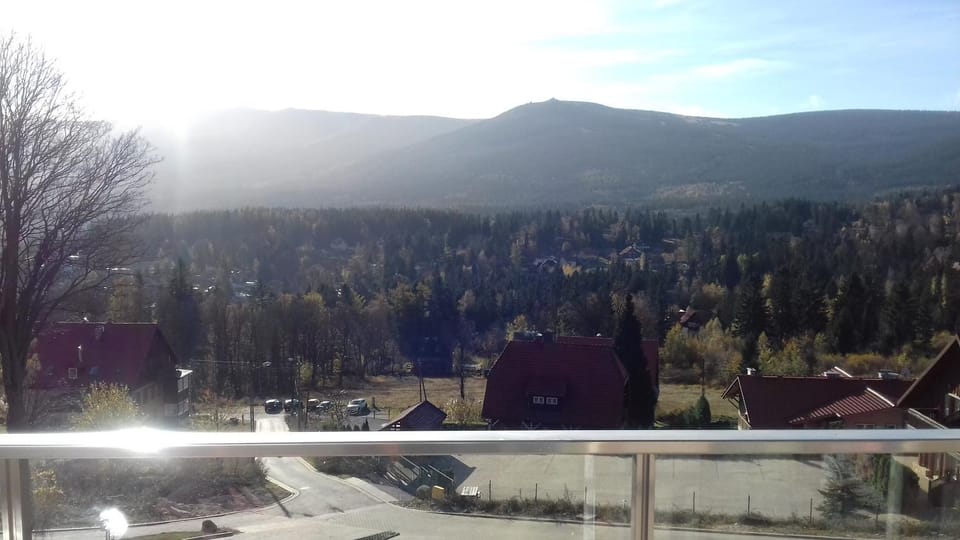 Apartament do wynajęcia z pięknym widokiem , Izerska 8B m 11 Apartment in Lower Silesian Voivodeship