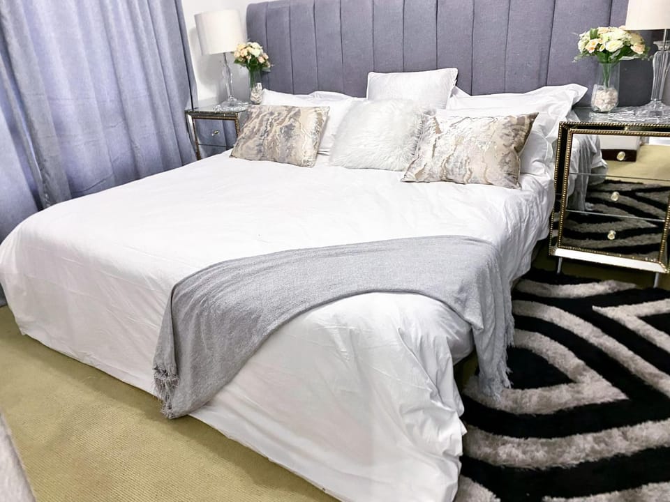 Midrand Siena Sun Luxury Suites 3 with water reserve Apartment in Gauteng