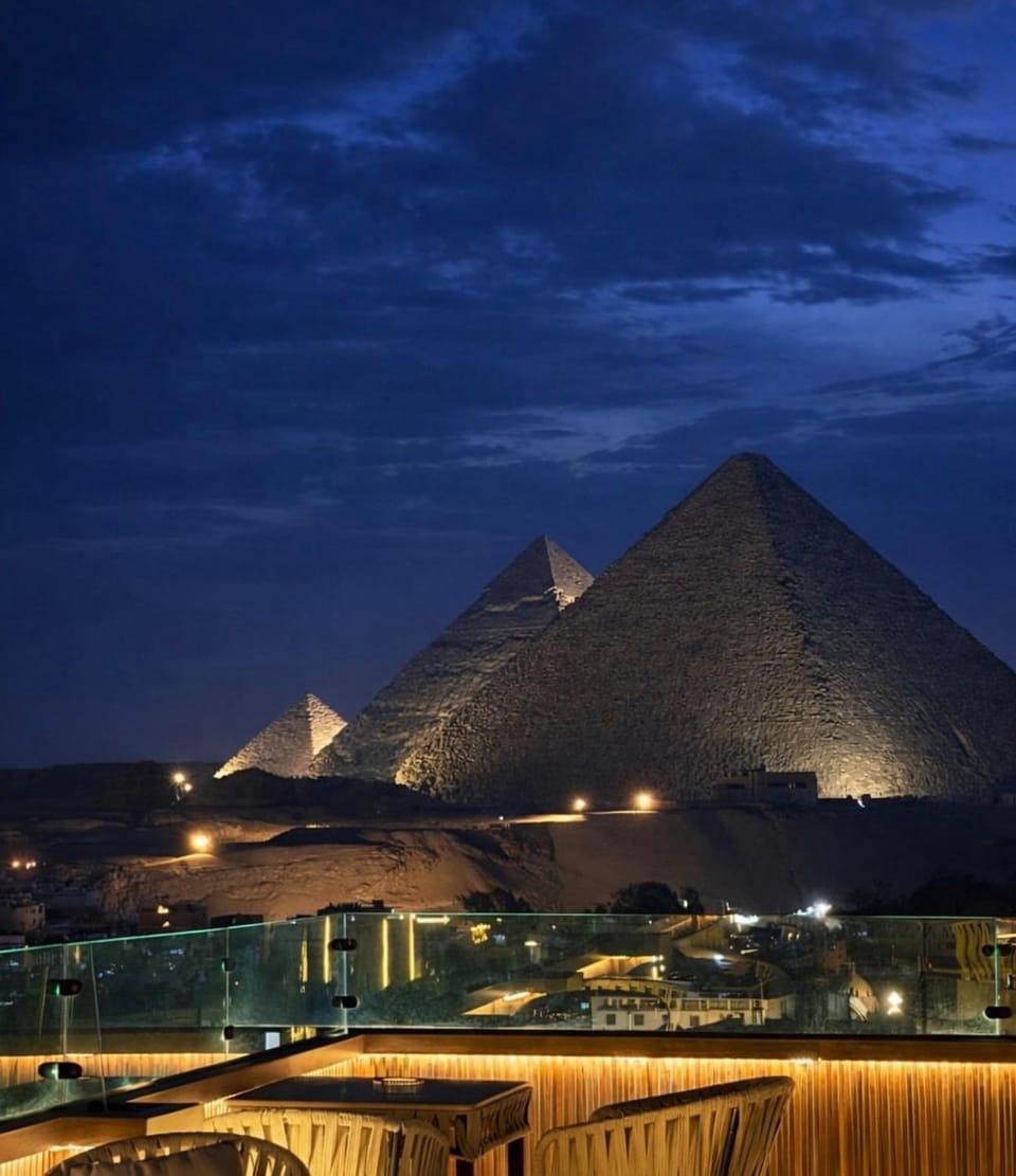 Nearby landmark, Night