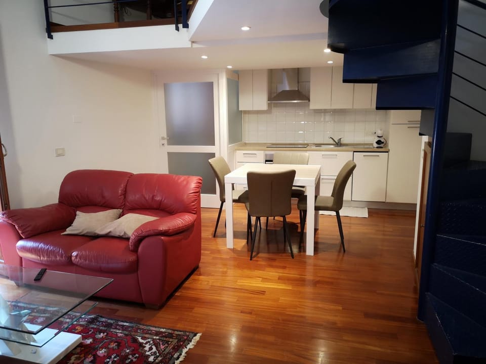Kitchen or kitchenette, Living room