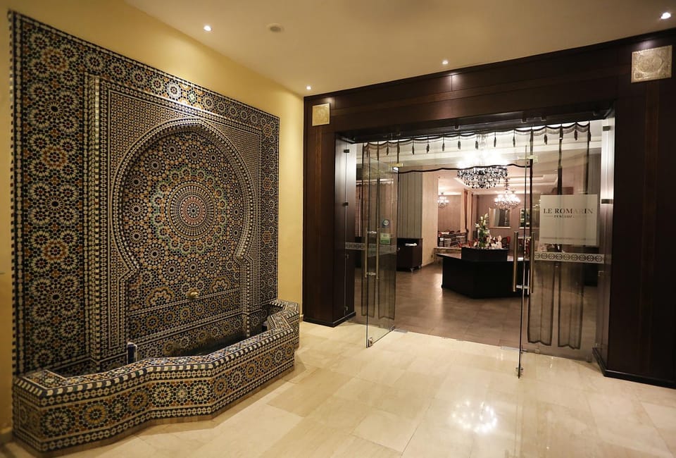 Restaurant/places to eat, Decorative detail