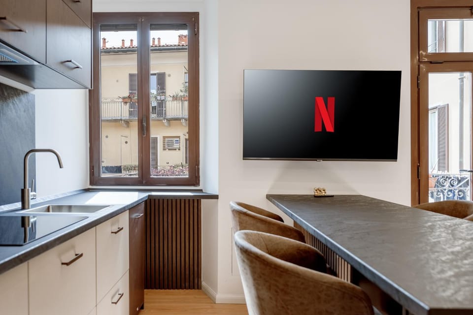 Communal lounge/ TV room, TV and multimedia, Kitchen or kitchenette, Dining area, Evening entertainment