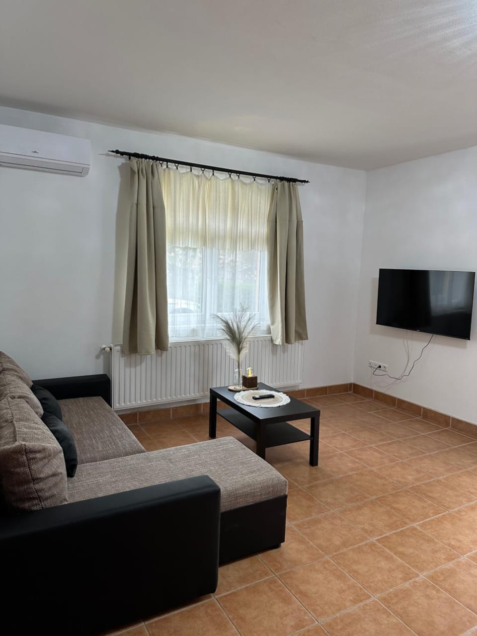 Communal lounge/ TV room, TV and multimedia, Living room