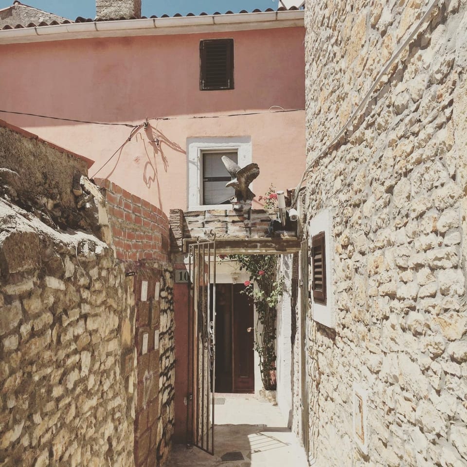 Facade/entrance, Landmark view