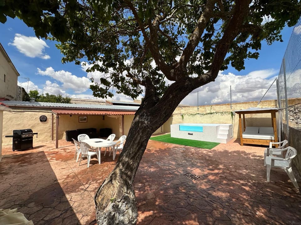 Patio, Day, Natural landscape, Dining area, Pool view, Swimming pool, sunbed