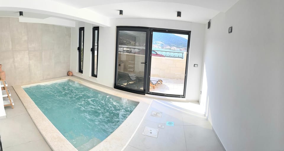 Pool view, Swimming pool, Swimming pool