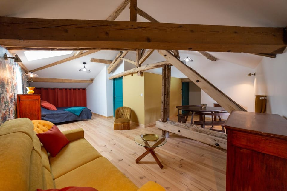 Le Clos Saint-Jean - Chambre d'hôte Scarlett Bed and Breakfast in Nouvelle-Aquitaine