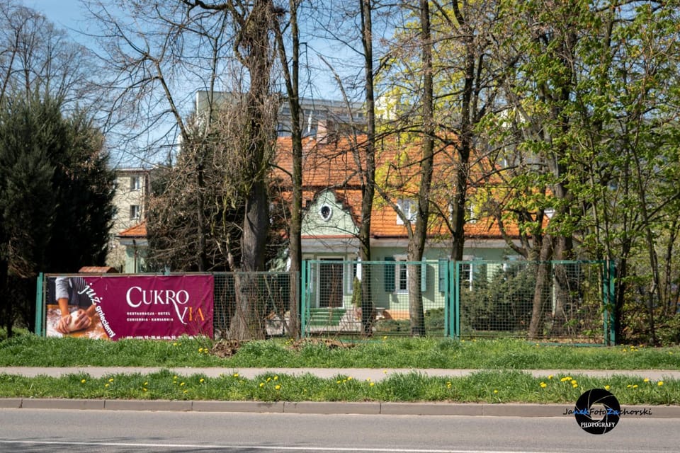 Property building, Spring, Day, Property logo or sign, Neighbourhood, Natural landscape, Garden, Logo/Certificate/Sign, Street view, Certificate/Award