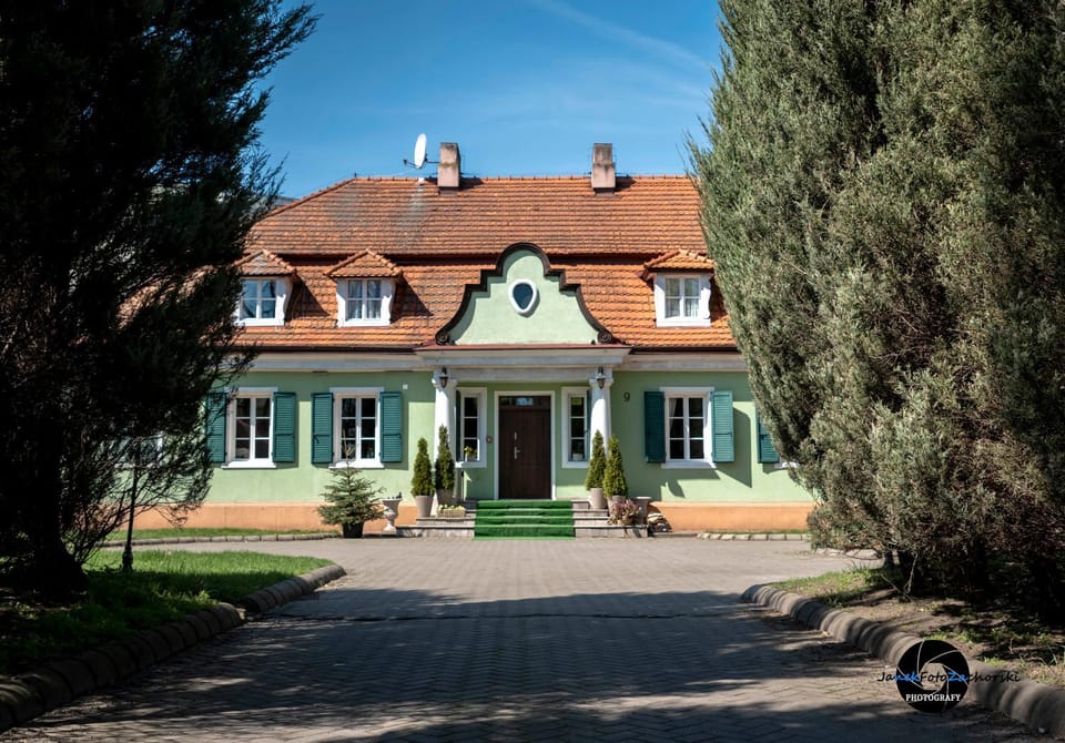 Property building, Spring, Day, Garden, Garden view