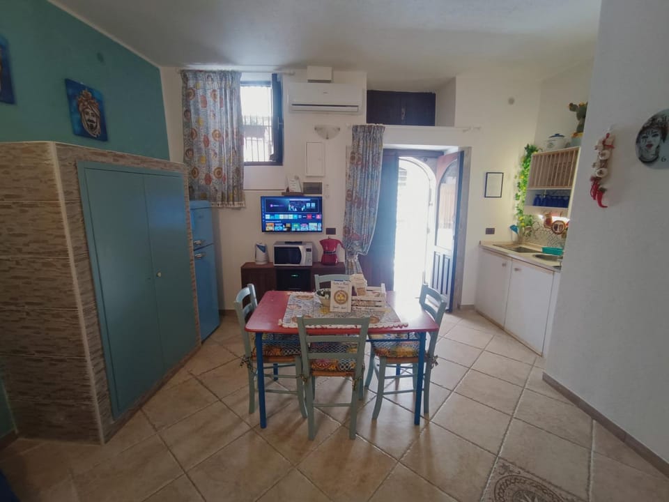 Living room, kitchen