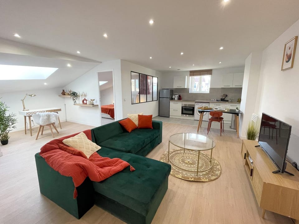 Living room, Seating area, Dining area