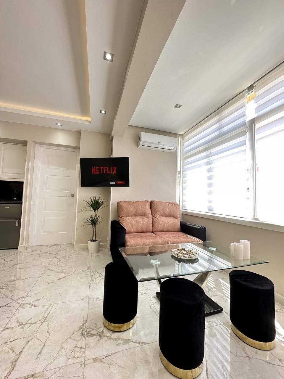TV and multimedia, Living room, Seating area