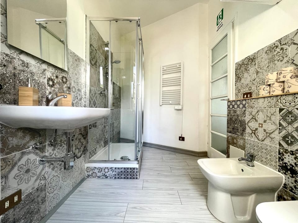 Shower, Bathroom, bidet