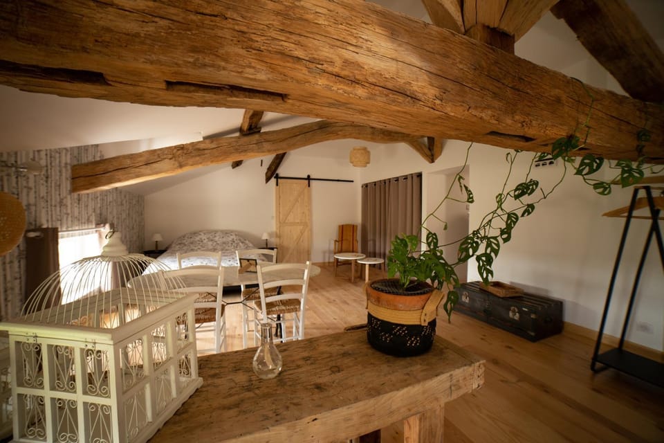 Le Clos Saint-Jean - Chambre d'hôte Lucky Bed and Breakfast in Nouvelle-Aquitaine