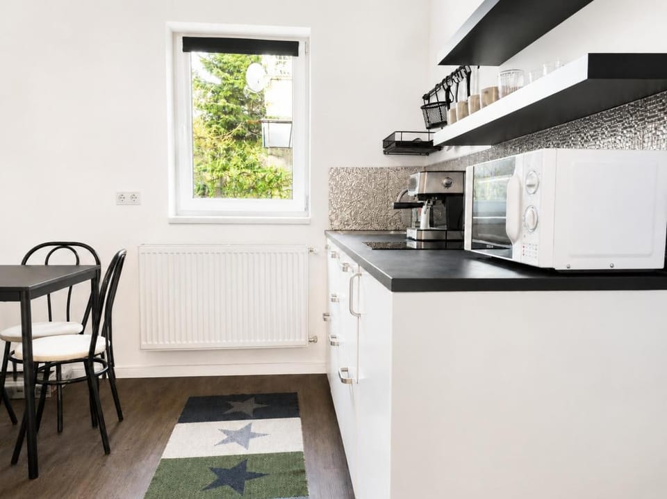 Dining area, kitchen