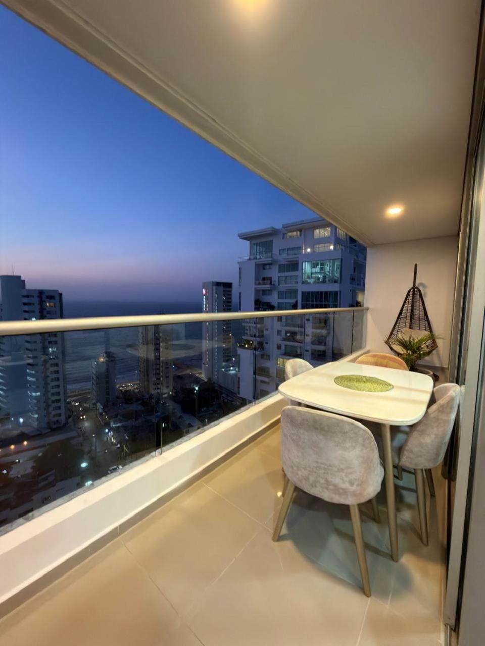 Apartamento Moderno y Lujoso con vista al Mar PISO19 - Cerca a la Ciudad Amurallada Apartment in Cartagena