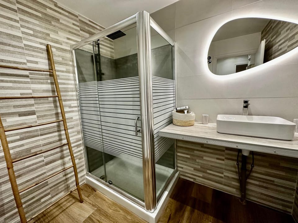 Shower, Bathroom
