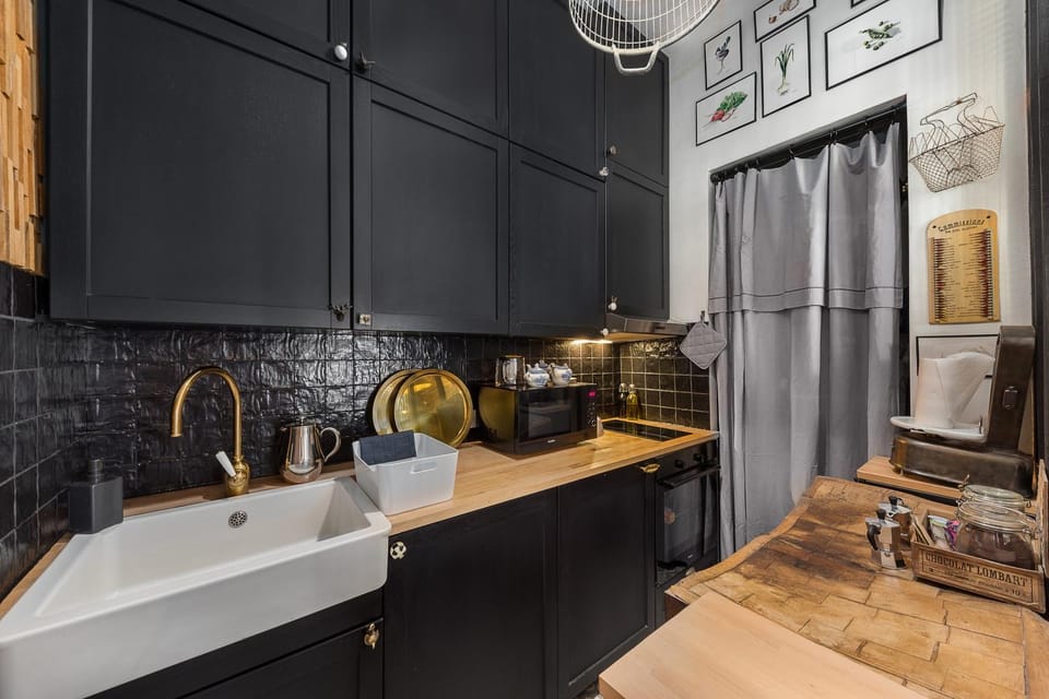 Kitchen or kitchenette