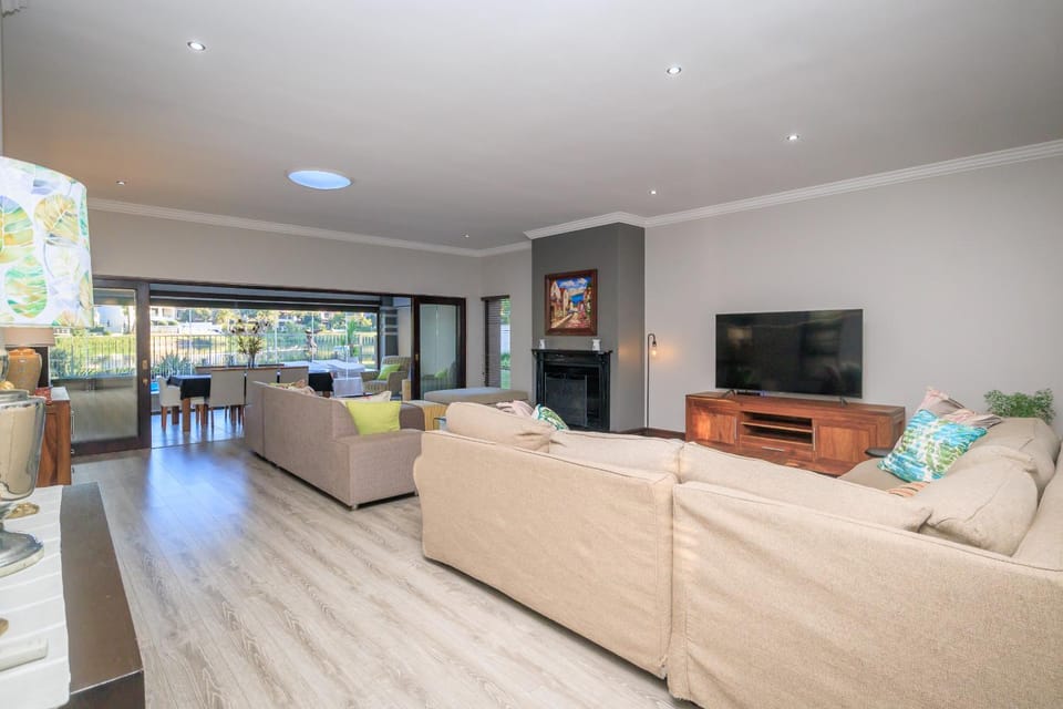 Lakeview@Pecanwood House in Gauteng