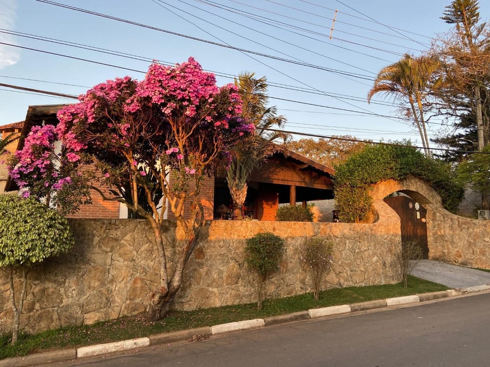 Casa c/ piscina aquecida e churrasqueira - Atibaia House in State of São Paulo