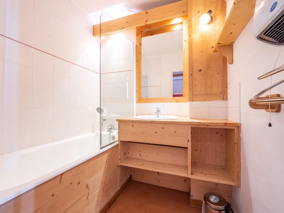 Studio rénové skis aux pieds avec balcon et animaux acceptés Apartment in Tignes
