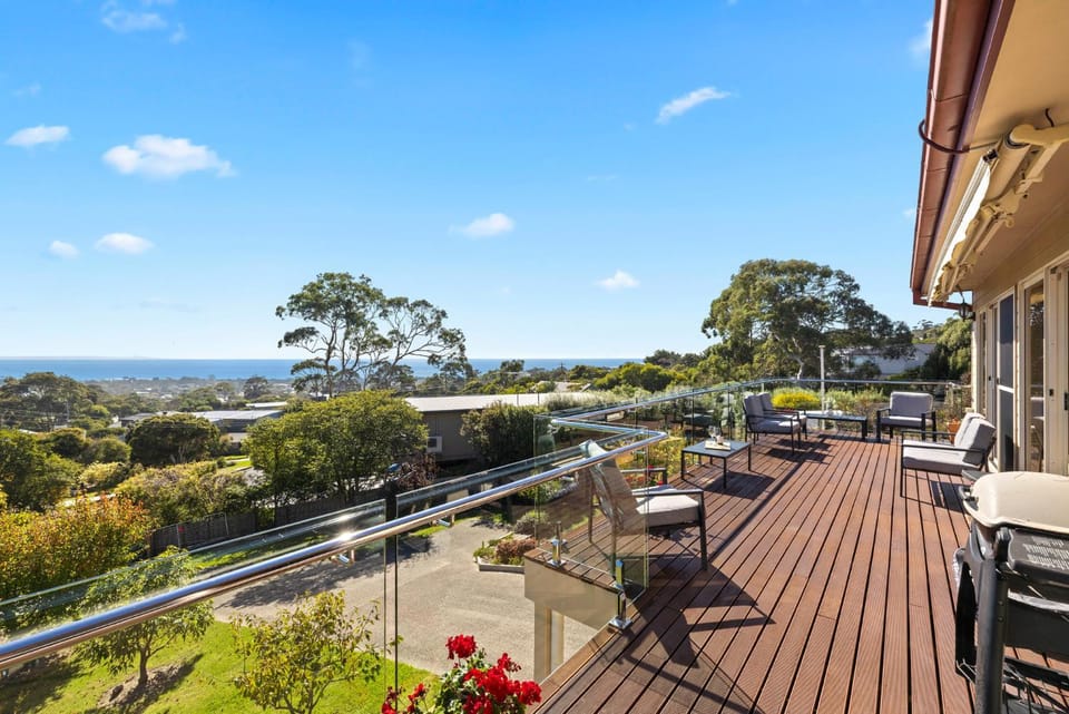 View (from property/room), Balcony/Terrace, Seating area, Sea view