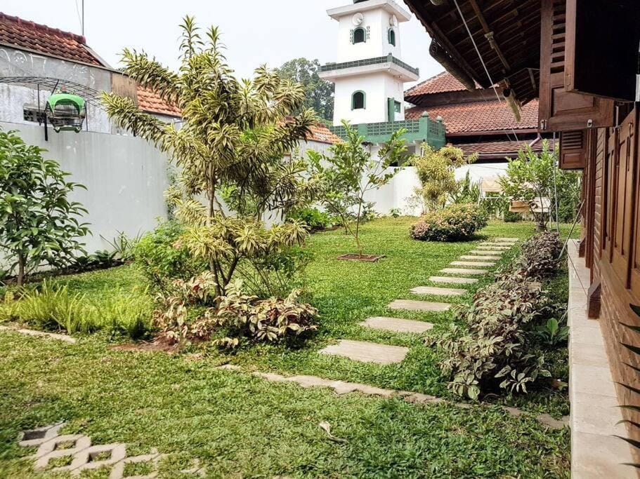 nDalem Julang Bogor - Javanese House 2Bedroom Villa in West Java