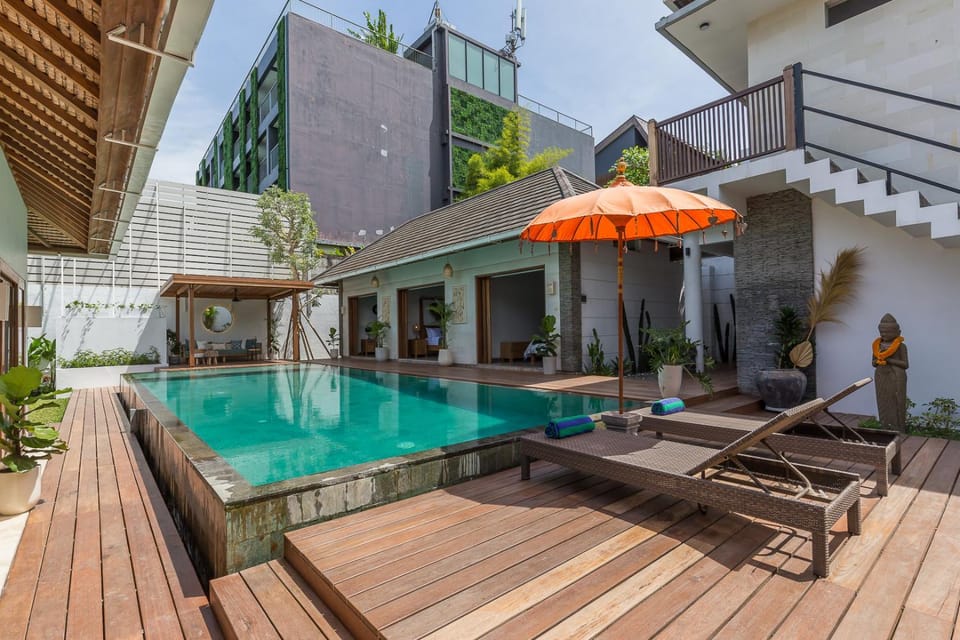 5 bedrooms villa 400m Berawa beach 12m Pool ! Villa in North Kuta