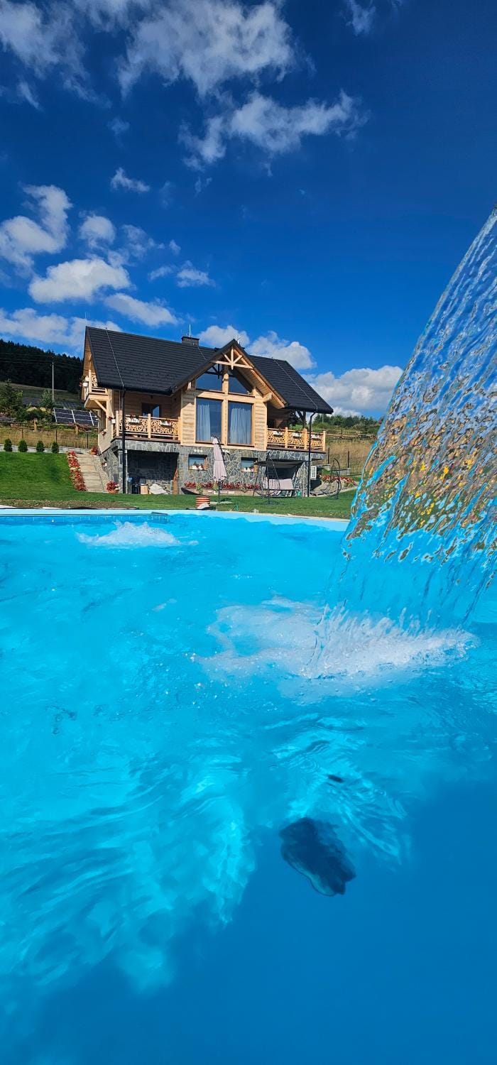 Swimming pool, Swimming pool