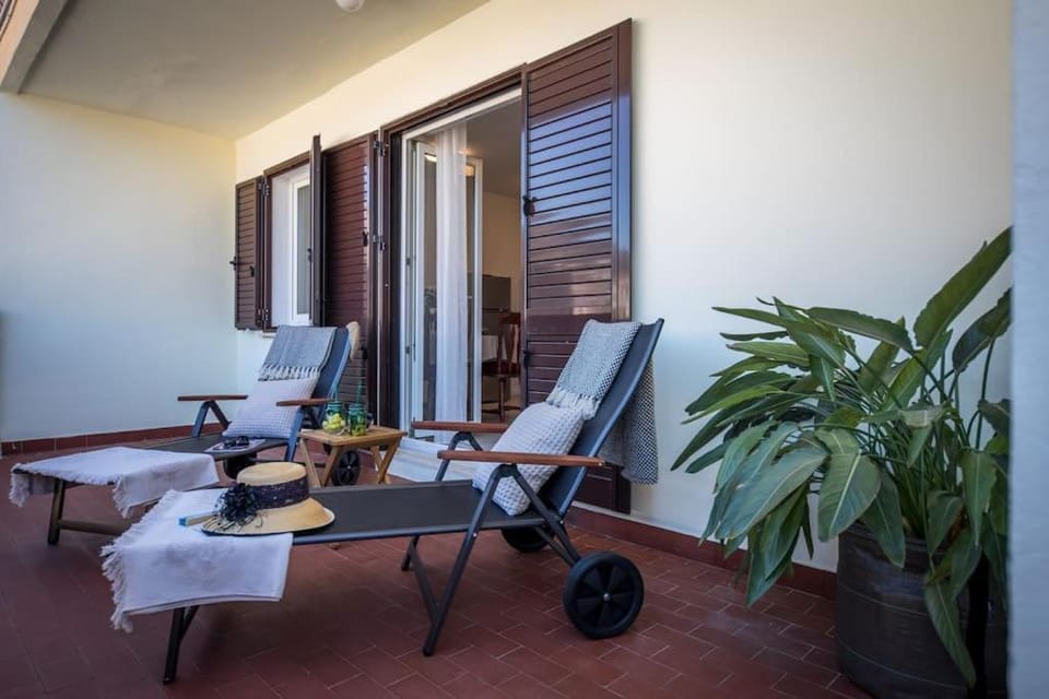 Day, Balcony/Terrace, sunbed