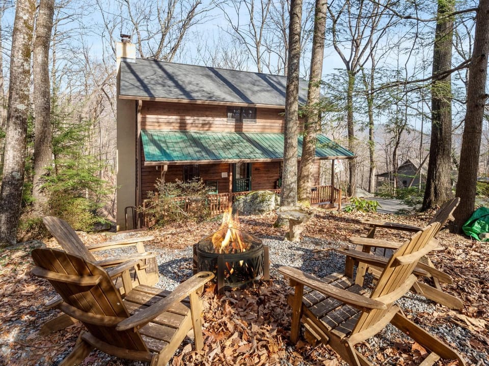 Carolina Cardinal House House in Lake Lure