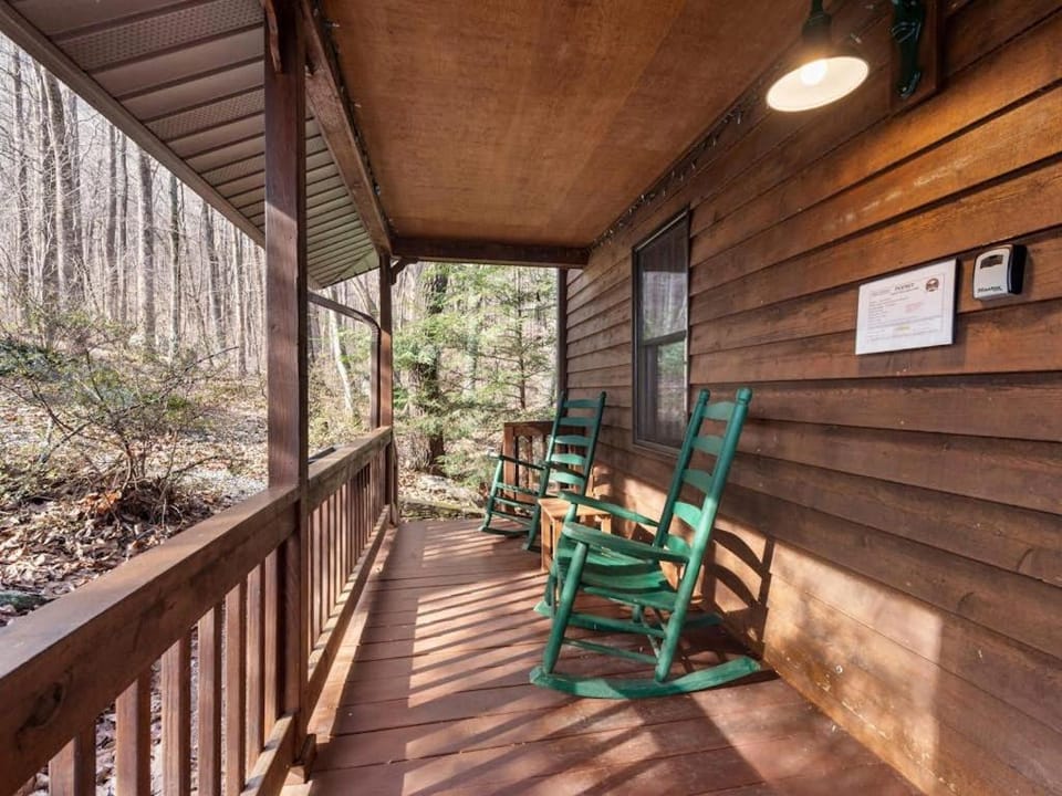 Carolina Cardinal House House in Lake Lure