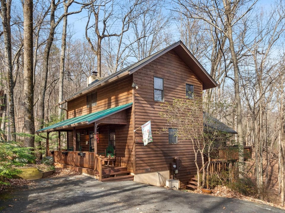 Carolina Cardinal House House in Lake Lure