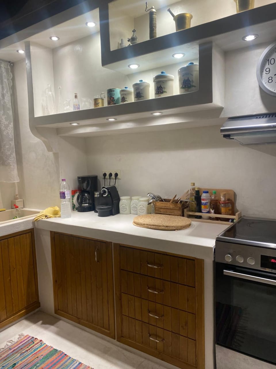 Coffee/tea facilities, minibar, pet friendly, stove