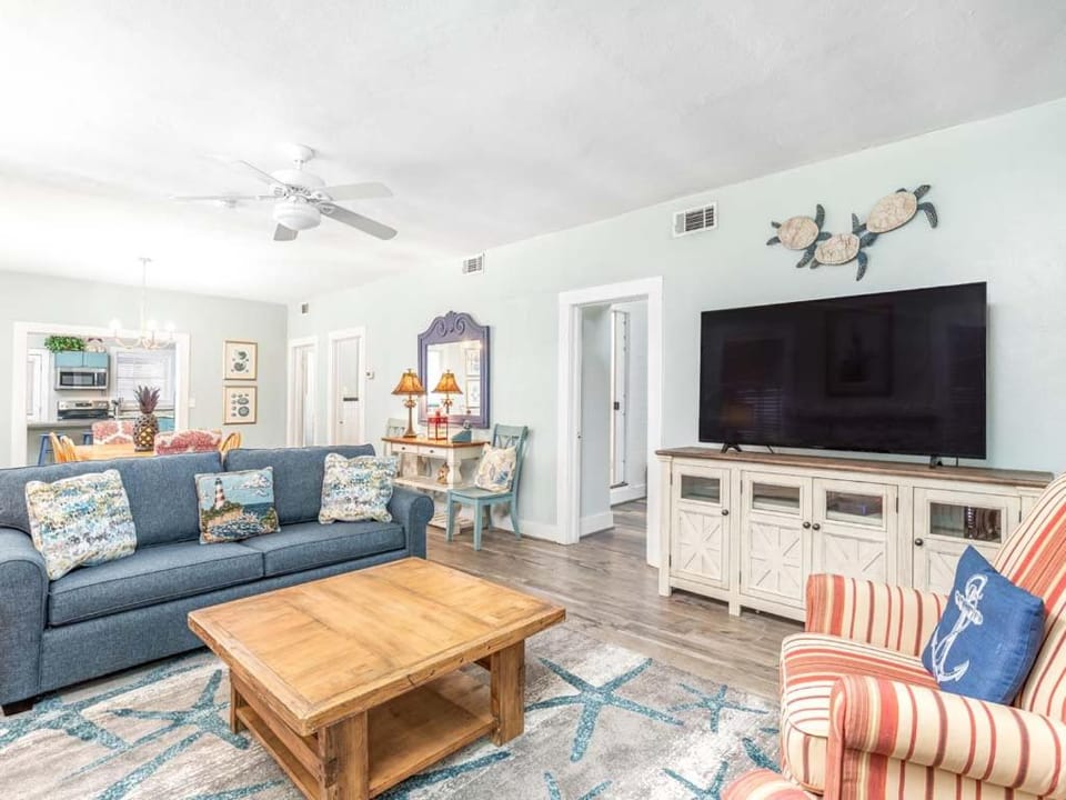 Beach Bum Inn House in Tybee Island